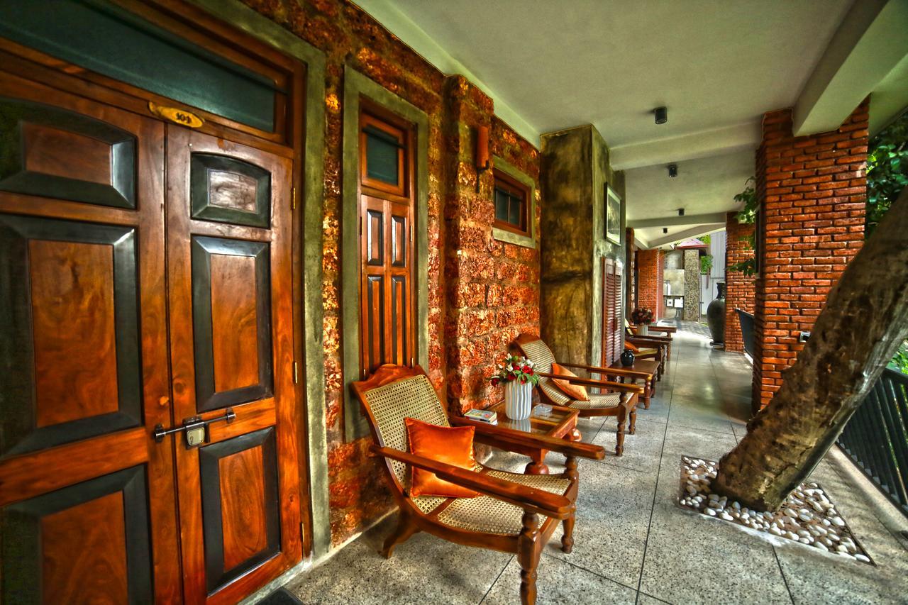 Travellers Lodge By City Hub Andiambalama Экстерьер фото